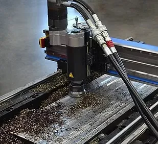 Mobilní frézka Climax LM5200 při opracování rovinného povrchu