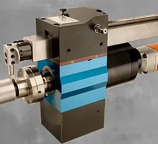 soustruh šroubovaný přímo na konec hřídele Climax PL2000