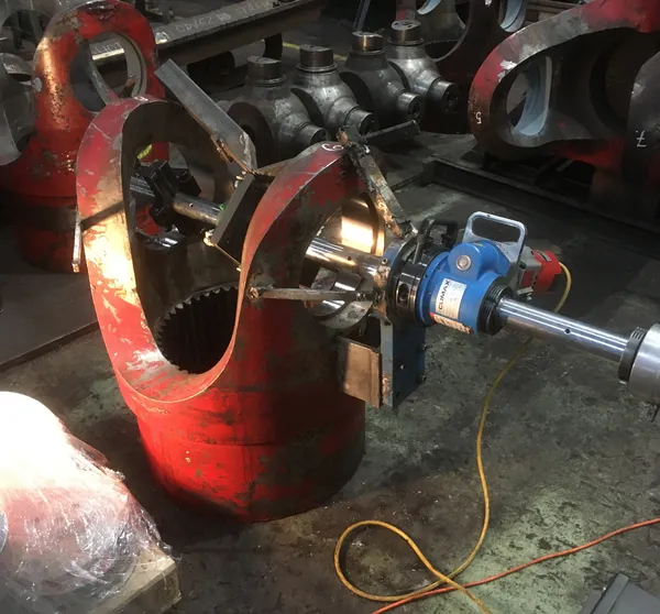 Obrábění díry pomocí stroje Climax